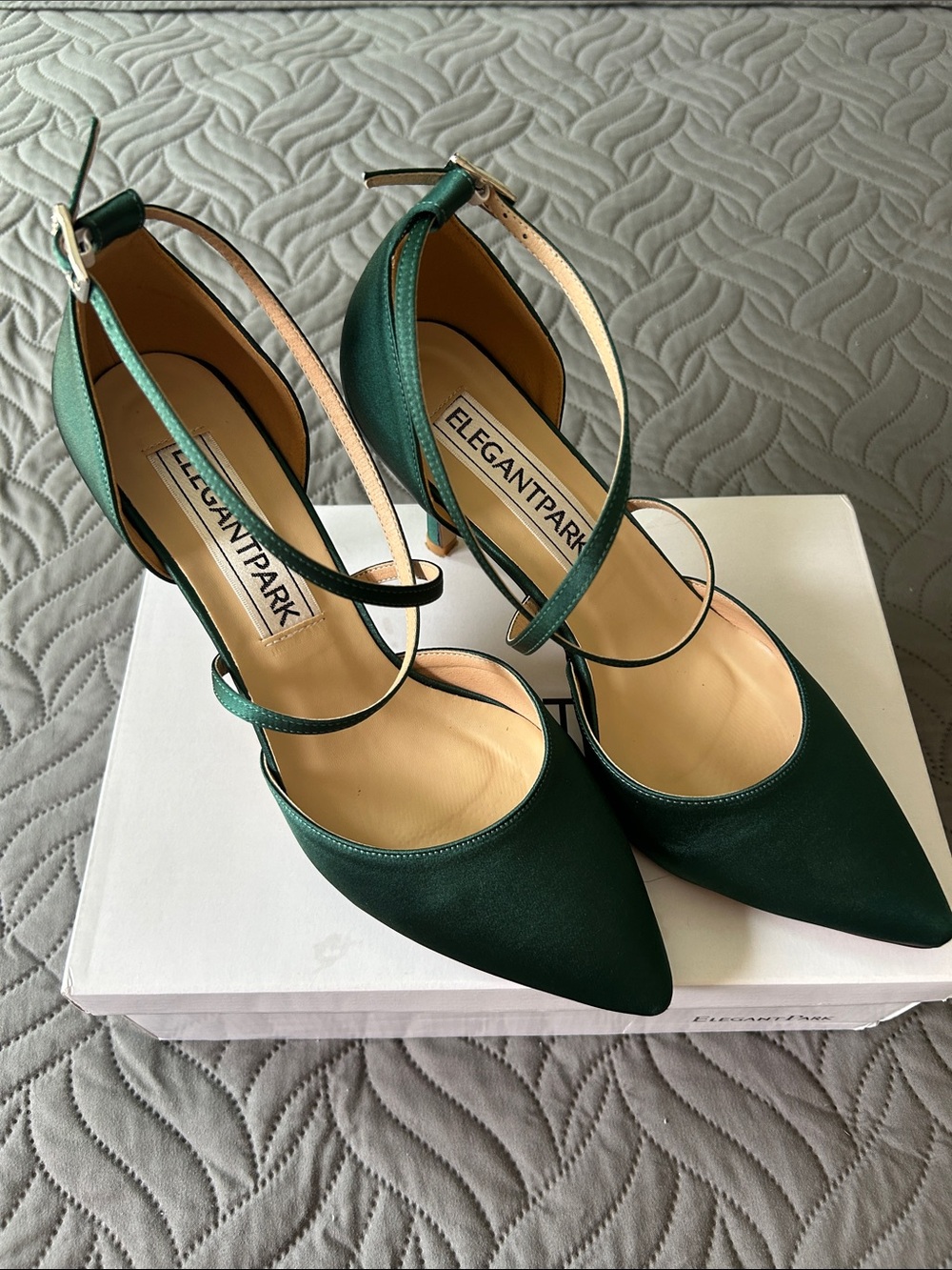EUC - Gorgeous Jade Green Pointed Toe Ankle Strap Heels